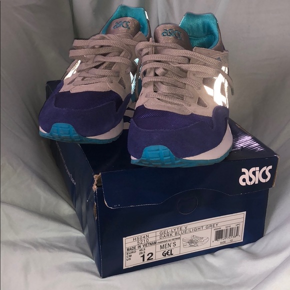 ASICS - Picture 2 of 4